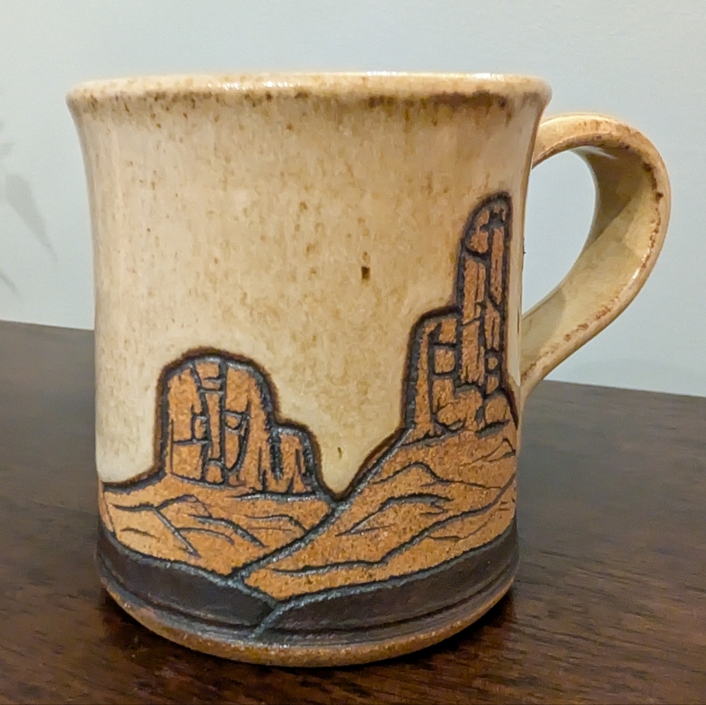 Desert Rock Buttes Handmade Vintage Mug - Picture 4 of 15